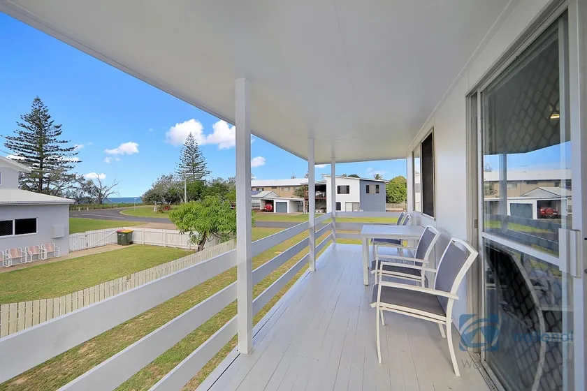 Highset one street back from the beach - Image 1