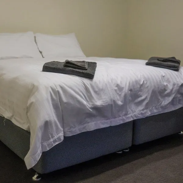 Watervale Hotel Guesthouse - Image 1