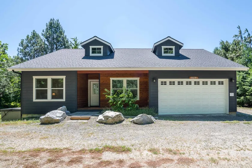 One Level Home with Hot Tub, Close to Downtown - Image 1