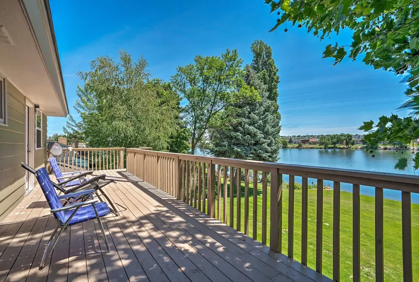 Lake House w/ Hot Tub - 1 Mi to Surf 'n Slide - Image 1