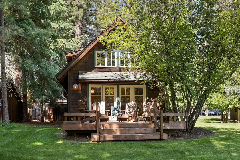 Metolius River Resort Cabin 10 Luxurious cabin on - Image 1