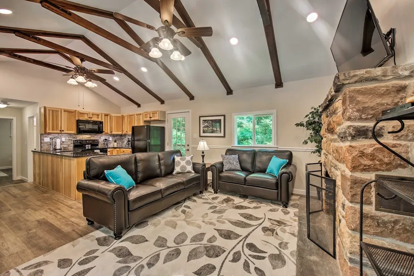 Hike, Hunt & Unwind: Cozy Cabin Near Hersheypark - Image 1