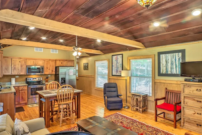The Treehouse at Kudzu Cove Cabins Resort - Image 1