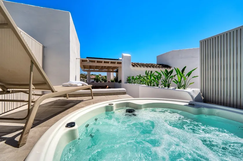 1081 Beachfront Penthouse Jacuzzi Roofterace Lounge wifi - Image 1