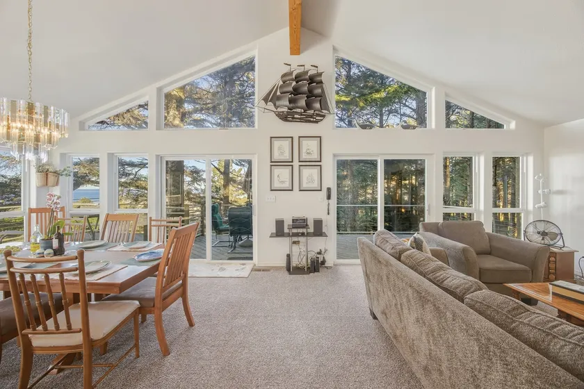 Cape Meares 4BR | King Bed | Close to Beach - Image 1