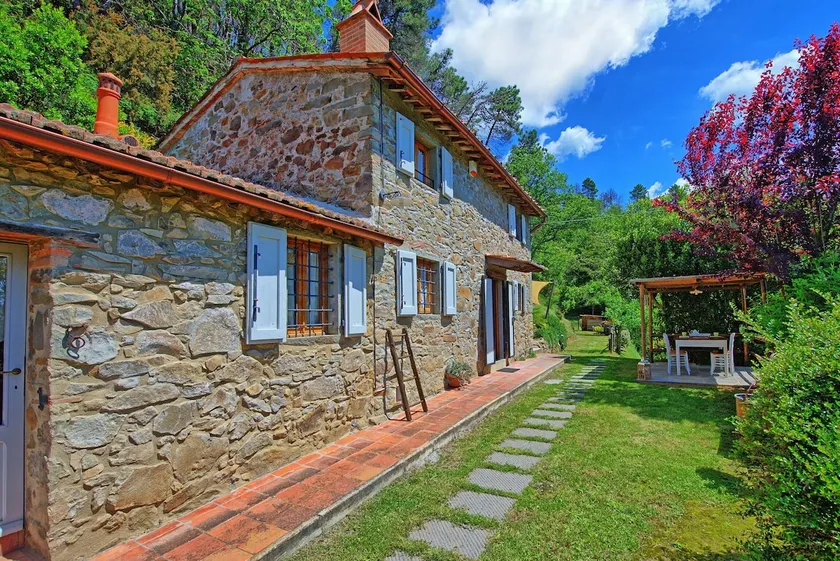 Villa en Cozzile con 2 habitaciones, capacidad 4 - Image 1