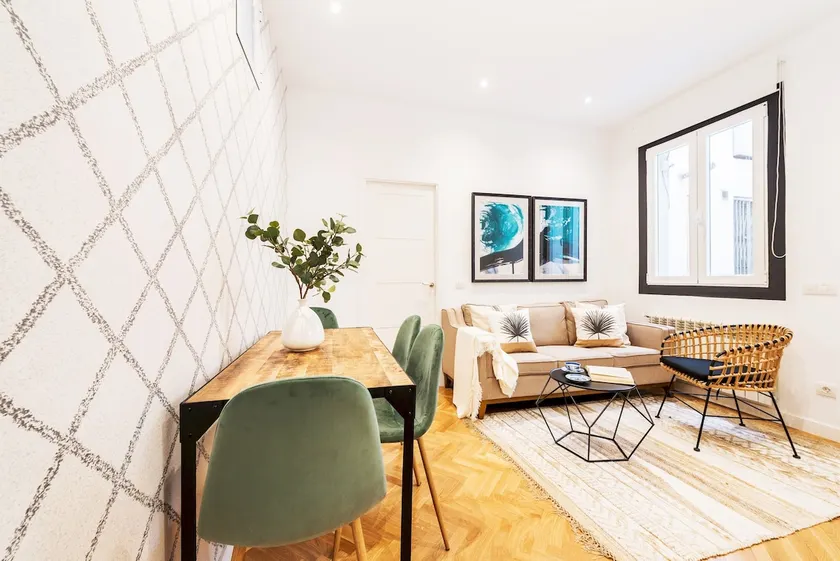 Exclusive apartment next to Cristal Palace. Atocha - Image 1