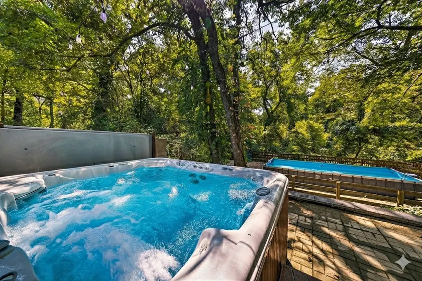 Secluded Property w Pool and Hot Tub - Image 1