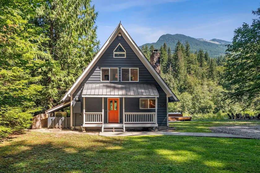 Ruhige und private Lodge mit unglaublichem Blick auf den Fluss und die Berge, Whirlpool, WiFi - Image 1