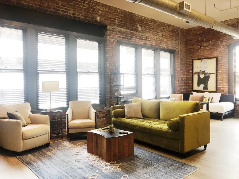 Spacious Loft in HEART of Downtown Music City! 406 - Image 1