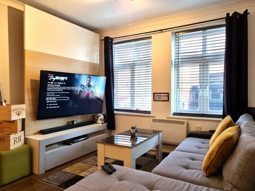 1 Bedroom Homely Apartment - Central Old Town - Image 1