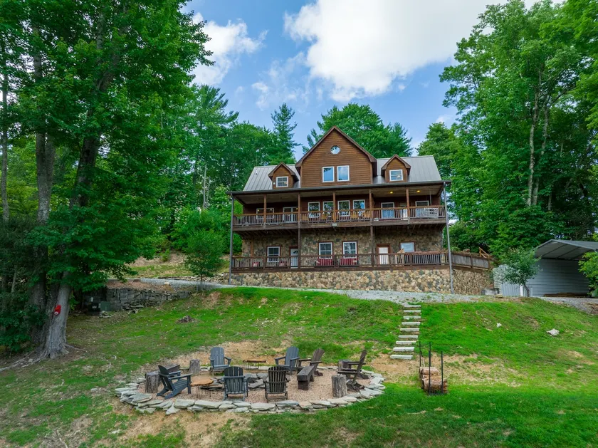 Panoramic 5 BR Lodge: Hot Tub & Grand Views - Image 1