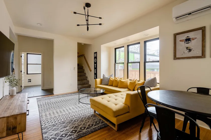 SE 24th Farmhouse | 4BR/2BA | Sleeps 8 - Image 1