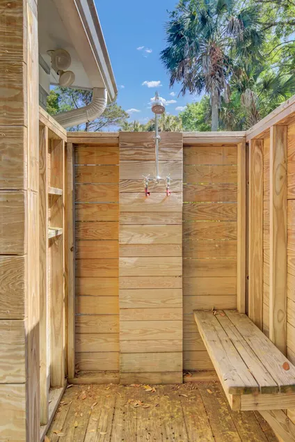 Screened Porch Island Country Living - Détendez-vous dans cette belle maison avec piscine neuve (2019) Crédit de 250 $ sur la plage! Animal considéré - Image 1