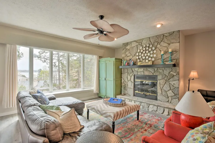 Lake Keowee Resort Condo w/ Balcony & Pool Access! - Image 1