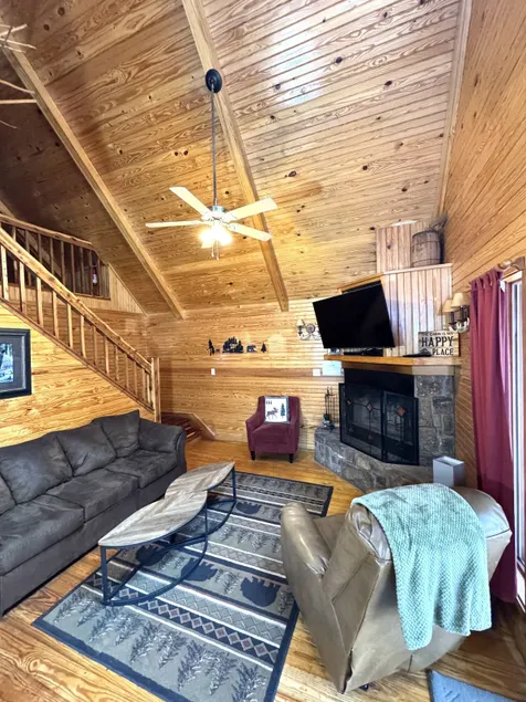 Cabin 10 ”Bears Den” - Image 1