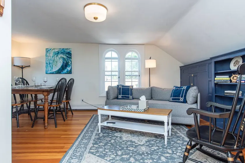 Quintessential New England loft next to Brown - Image 1