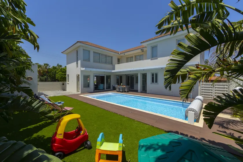 Larnaca Villa Marisol Kiti - Image 1