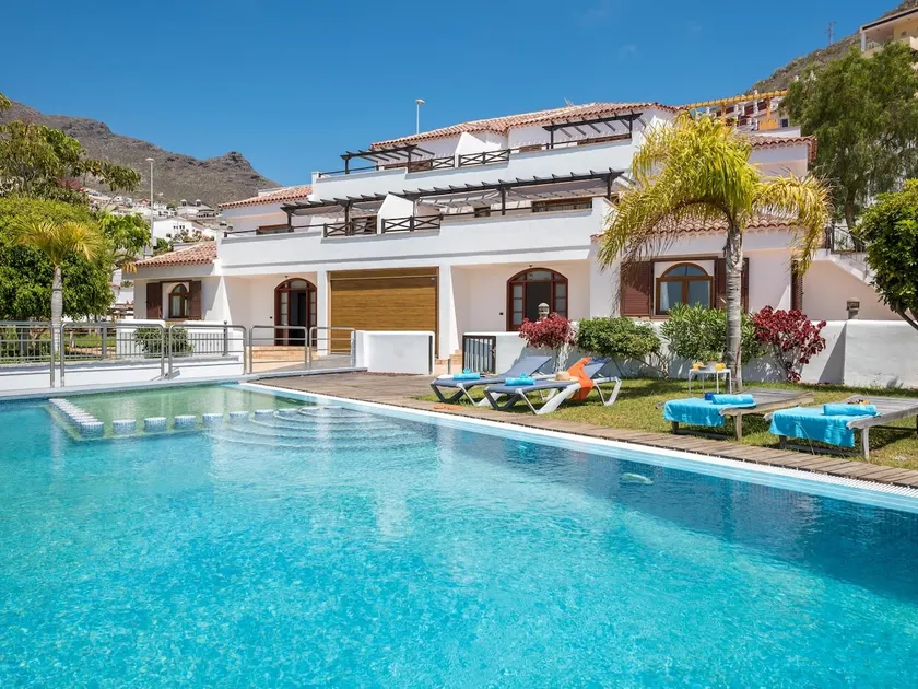 2.Charming VILLA Piscina privada y vistas al mar - Image 1