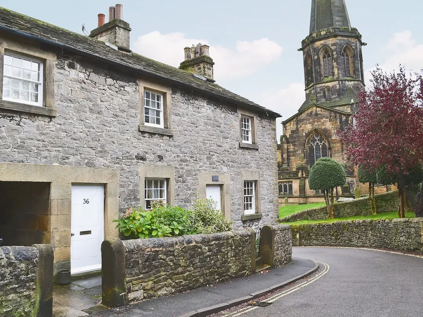 Corner Cottage - Image 1
