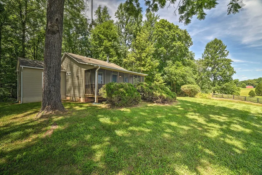 Cozy Rixeyville Cottage w/ Deck, Grill, & Stabling - Image 1