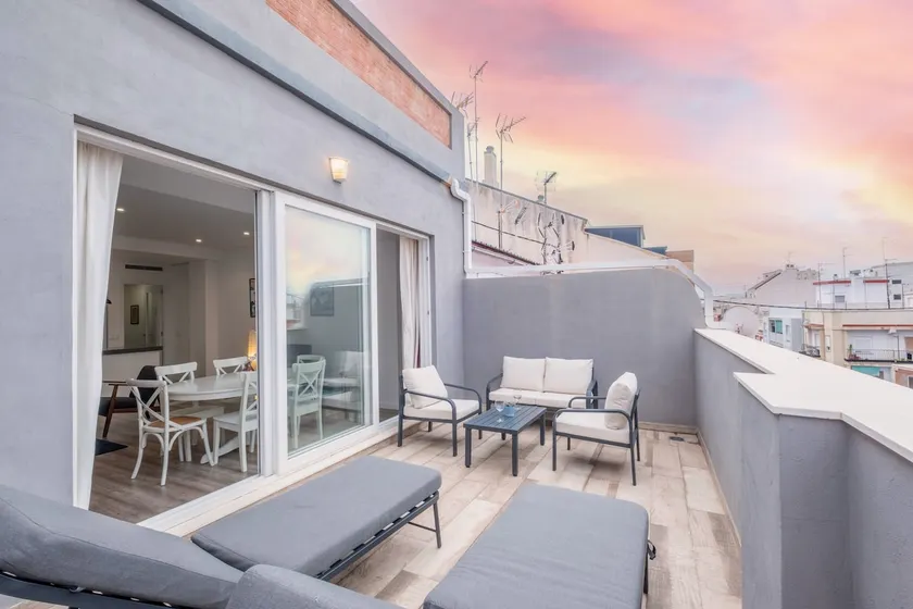 Modern Penthouse with Private Terrace - Image 1