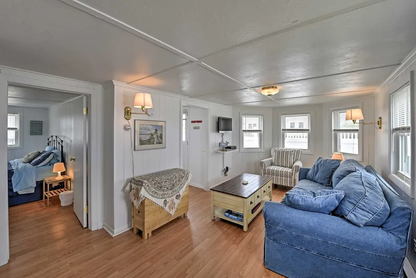 Peaceful Cottage - Steps to Matunuck Beach - Image 1
