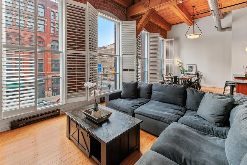Luxe Loft Downtown - Image 1