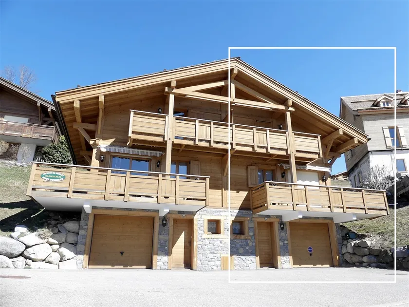 AULP DE SUZ 2 - Demi chalet vue montagnes, proche arrêt de navettes - Wifi - Garage et parking - Image 1