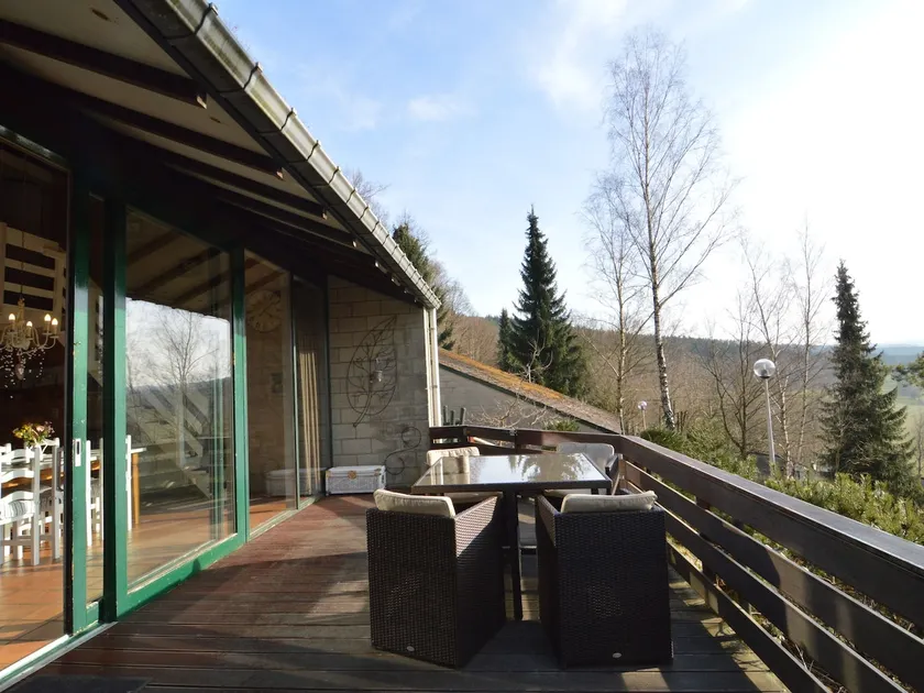 Bungalow with View near Coo - Image 1