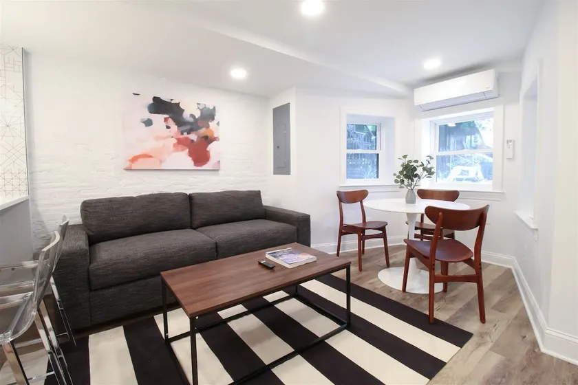 On DCs Doorstep Family Friendly 2 bed Cap Hill Apt - Permit - Image 1