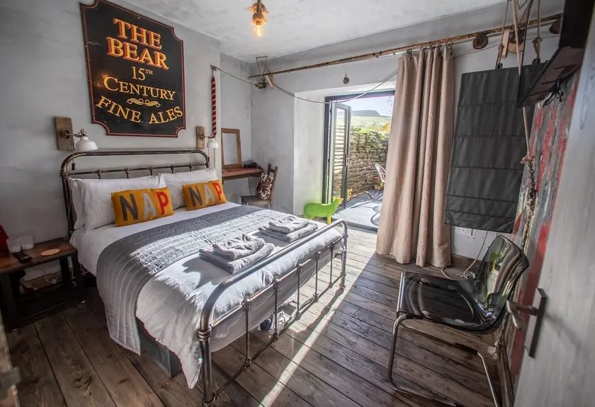 Premier Studio-Private Bathroom-Terrace-St - Image 1