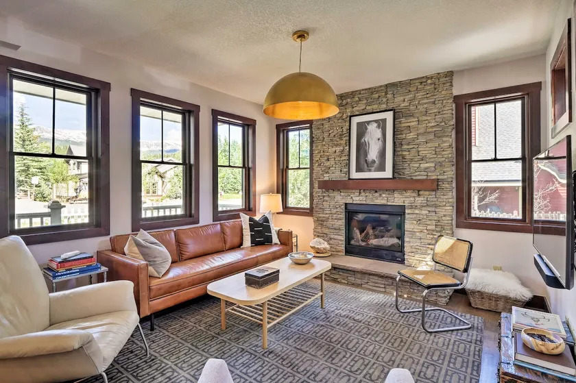 NY! Lavish Downtown Breckenridge Home w / Hot Tub! - Image 1