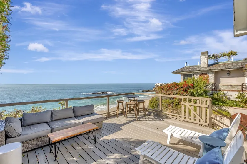 Oceanfront AC escape w/ Turks Beach access - Image 1