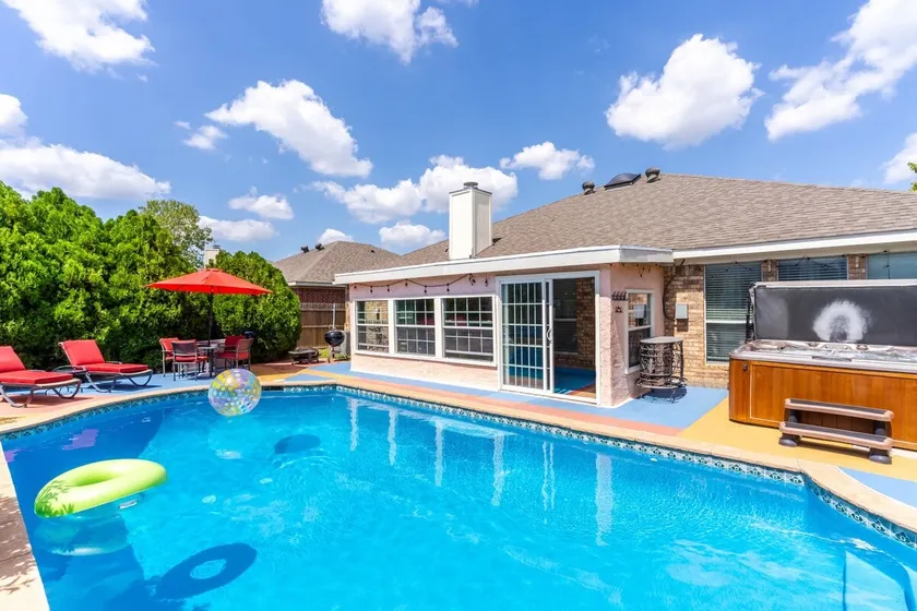 Private Heated Pool, Hot Tub, Fenced Yard, FirePit - Image 1