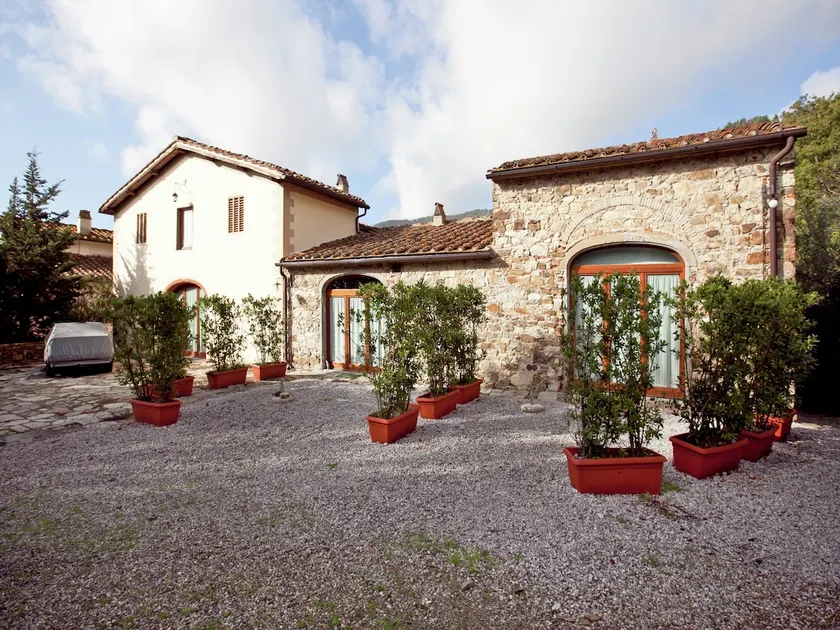 Idyllic Tuscan Hideaway with Pool and spa - Image 1