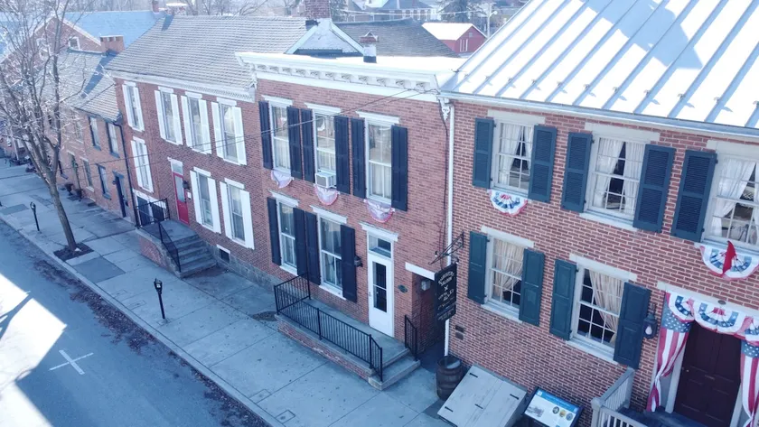 Old Orchard House in Historic Gettysburg - Image 1