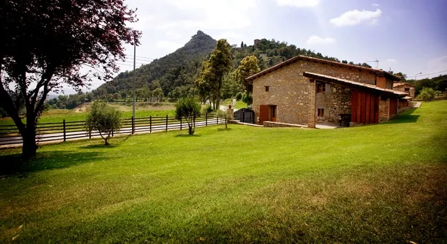 Historic rural farmhouse with pool in El Ripollès - Image 1