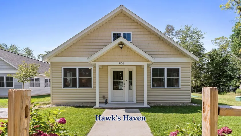 Spacious Lakefront Home Near South Haven - Image 1