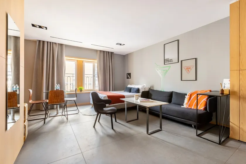 Suite No. 2-Deluxe-Apartment-Private Bathroom - Image 1