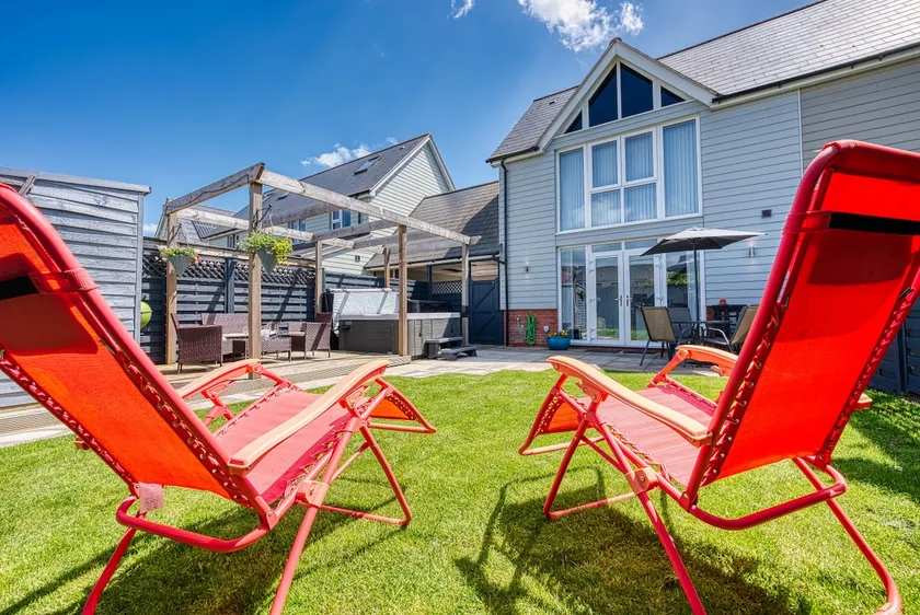 Marston Croft Cottage | Hot Tub | Sleeps 7 |Southam | Inspire Homes - Image 1