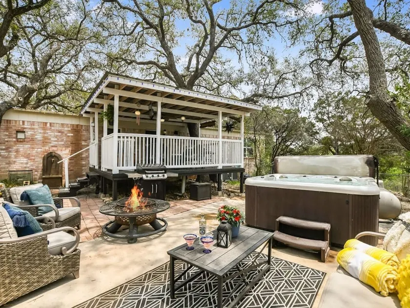 River, Kayaks, Dock, Hot Tub, Dock, Dog Friendly - Image 1