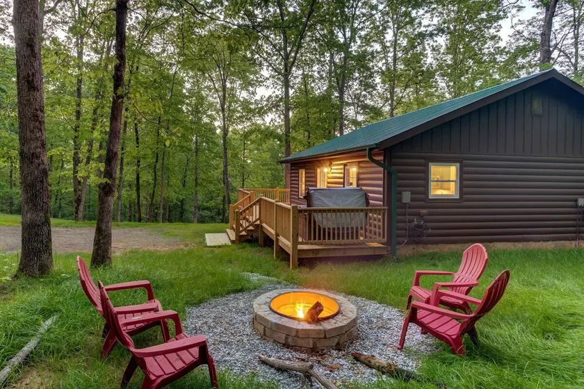 Secluded Cabin Hot Tub Close To Town-Nestled Inn - Image 1