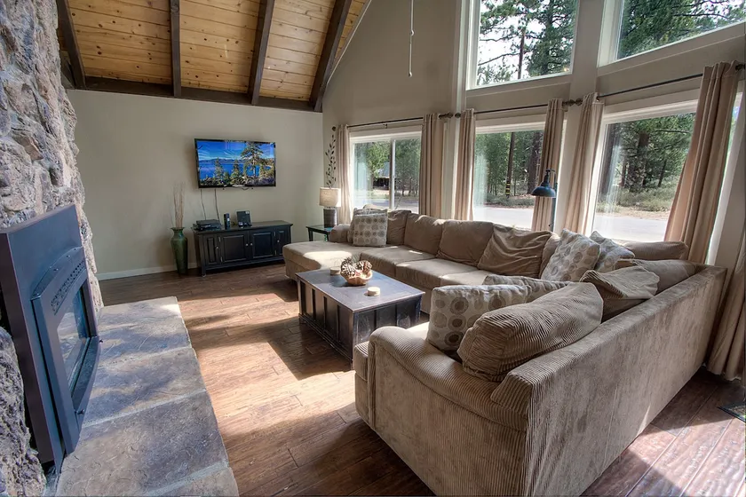 Snowshoe Chalet cabin - Image 1