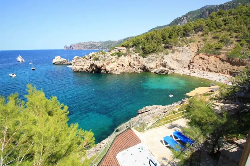 Idyllisk lille feriehus med fantastisk havudsigt og direkte adgang til Cala Deia - Image 1