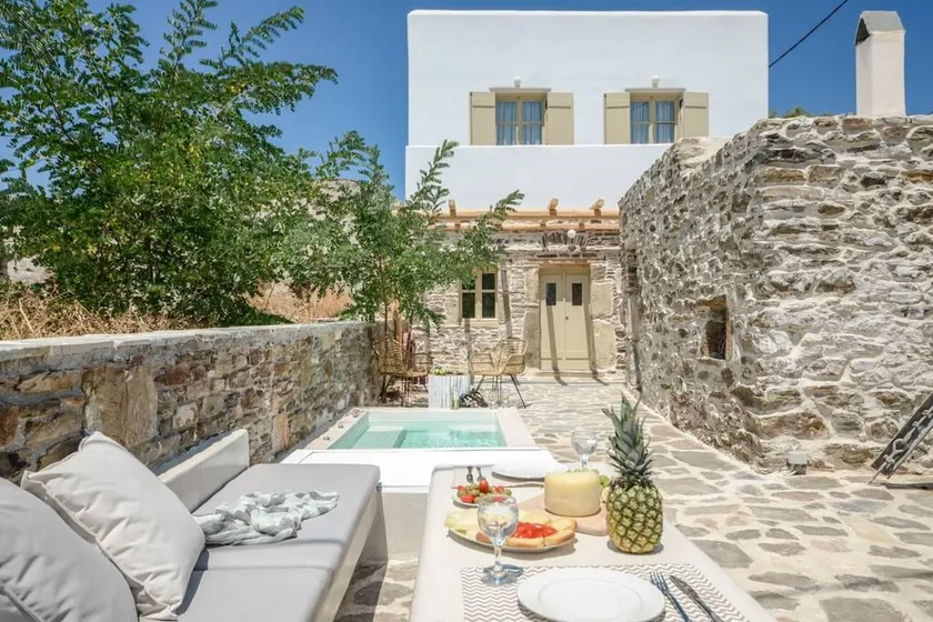 Villa Anthemion Naxos with outdoor jacuzzi - Image 1