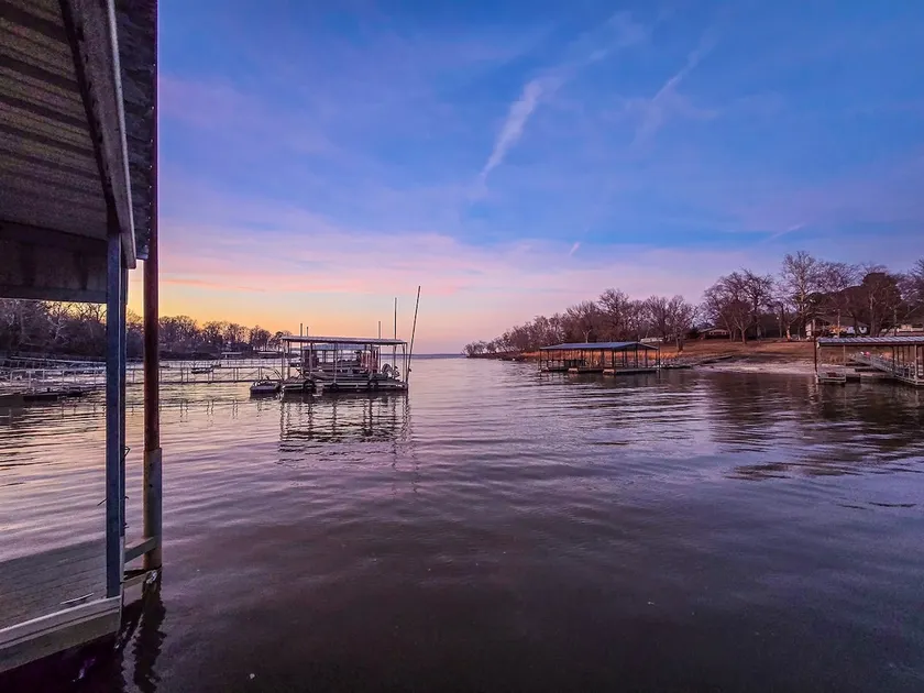 Lakefront Escape | Dock | Shops | Marina | Eats - Image 1