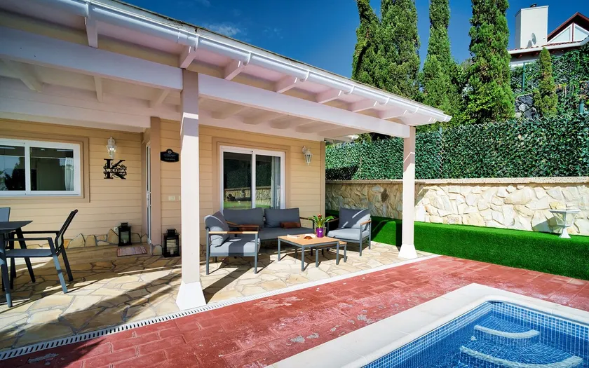VILLA KARLA - Image 1