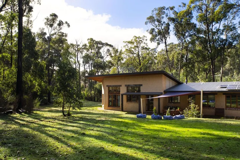Gum tree Spring-Group/Family Accommodation for 18 - Image 1