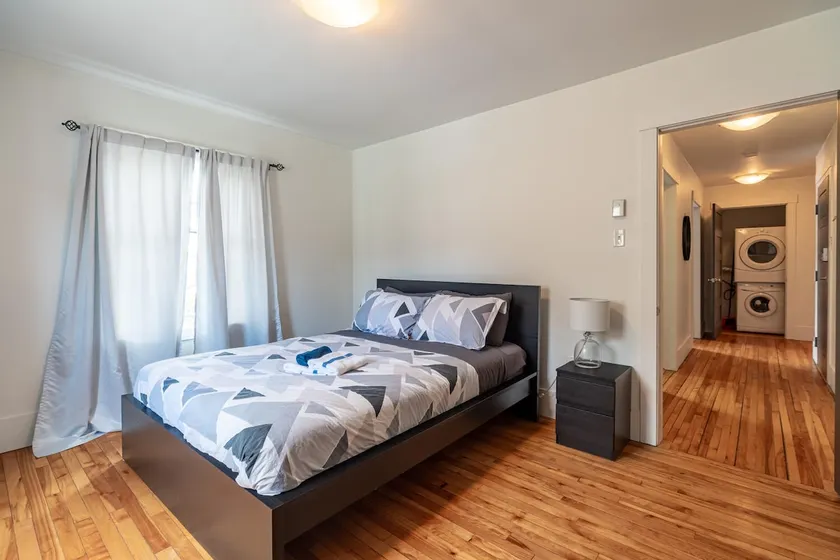 Beautiful & Spacious Apt, AC - Image 1